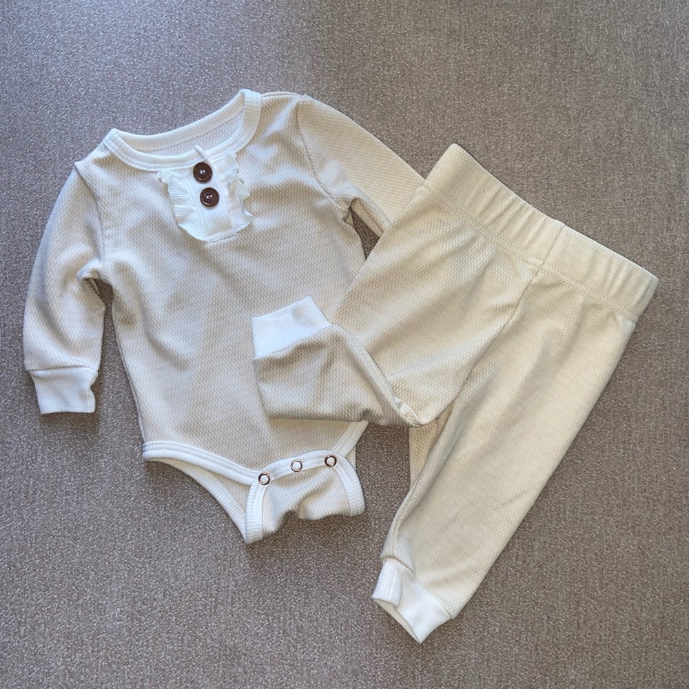 Tahari Cream Baby Girl 0-3 Months Matching Set